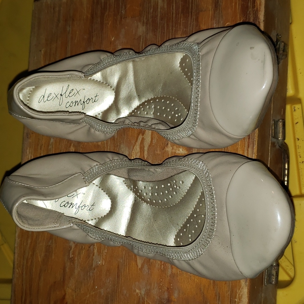 Nude flats